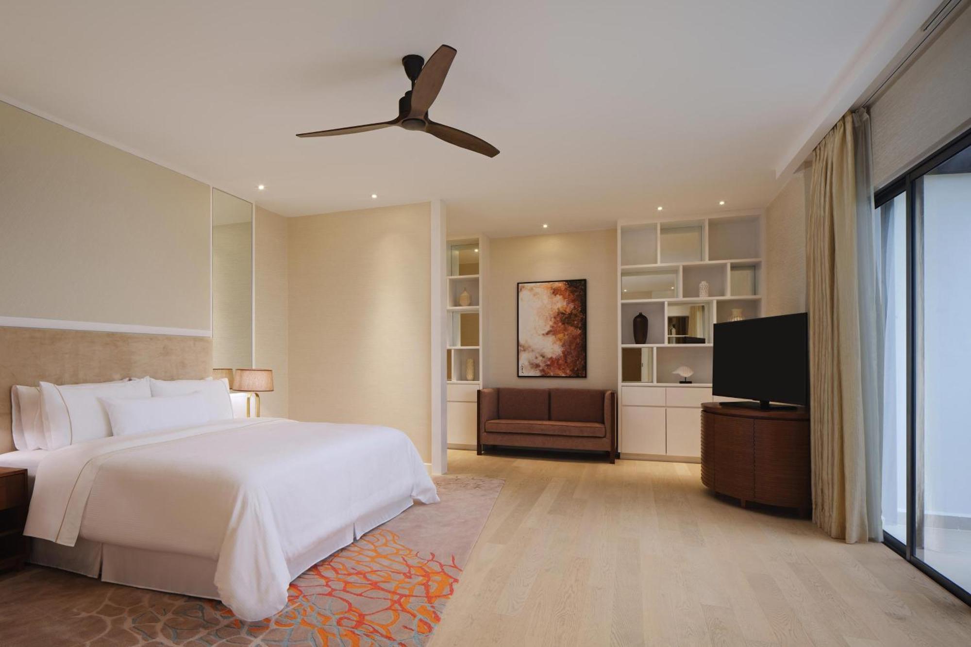 The Westin Desaru Coast Resort Exterior foto A bedroom at the hotel