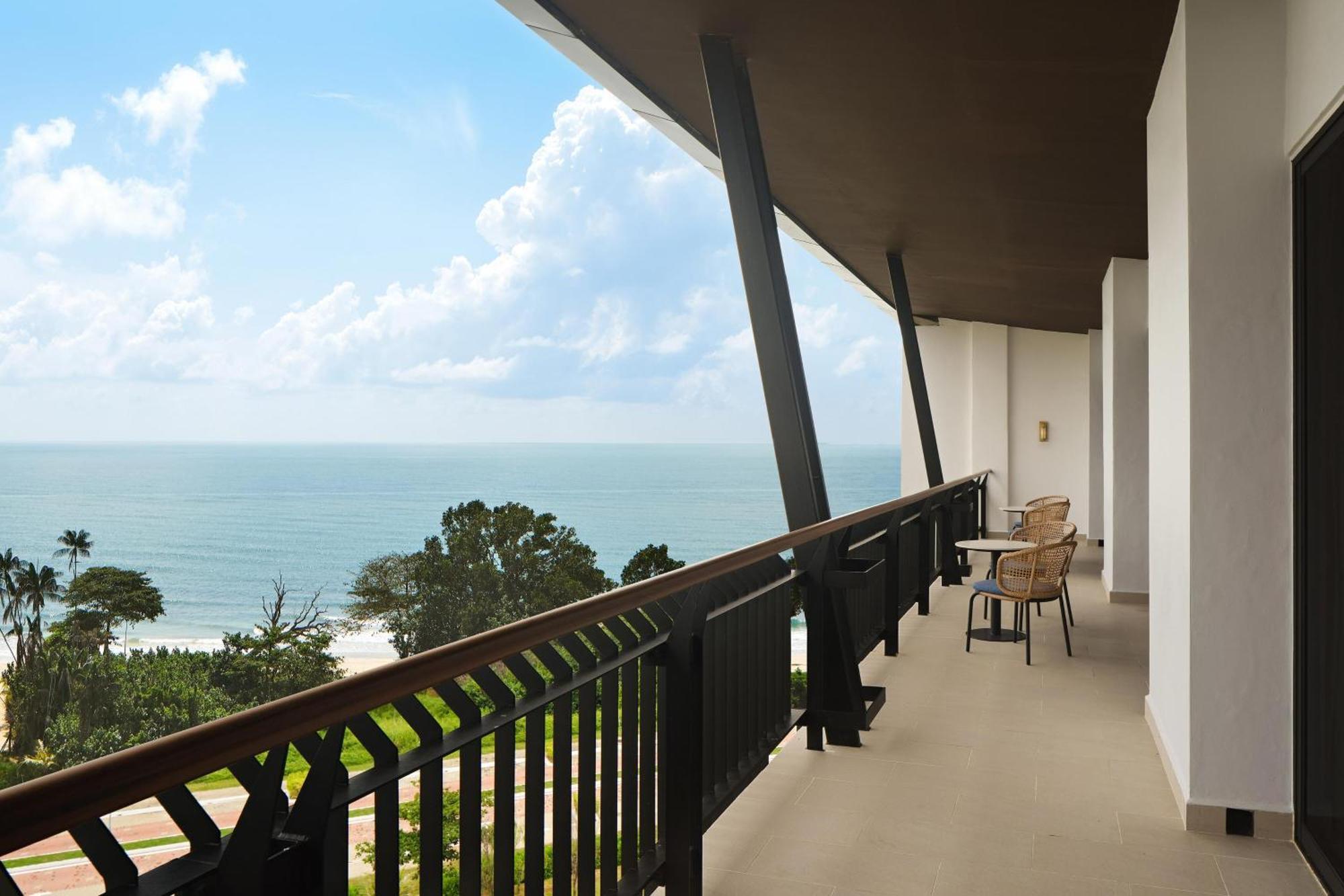 The Westin Desaru Coast Resort Exterior foto A balcony